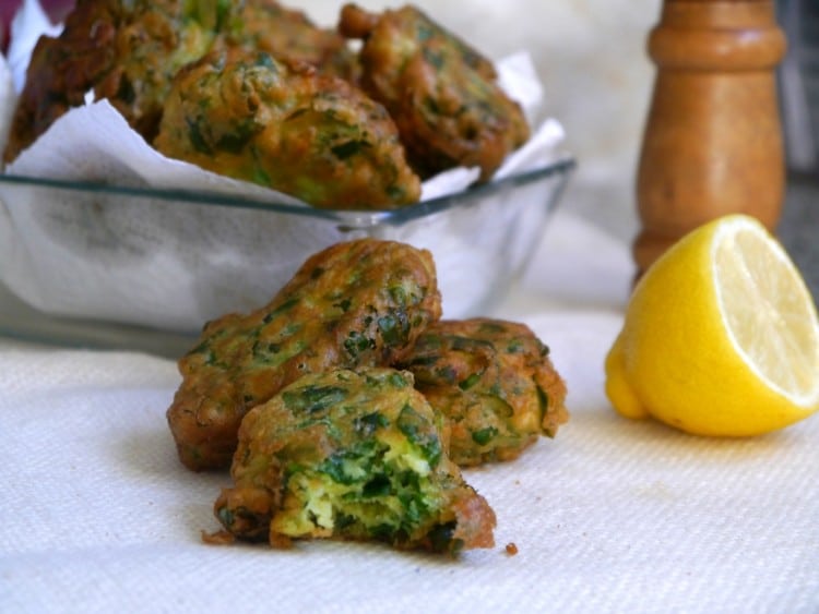 Buñuelos con espinaca super fáciles