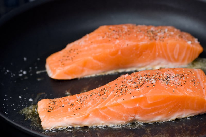 Cómo hacer salmón a la plancha