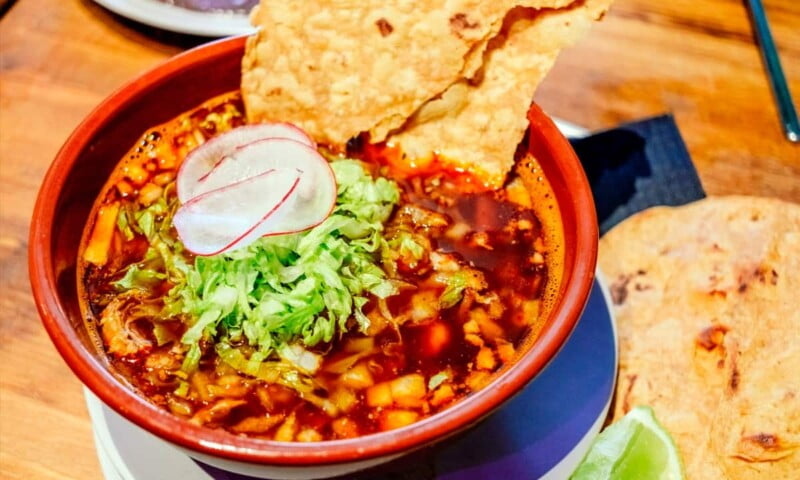 receta de pozole rojo de puerco