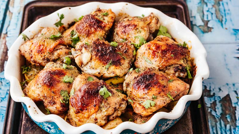 Como hacer muslos de pollo al horno