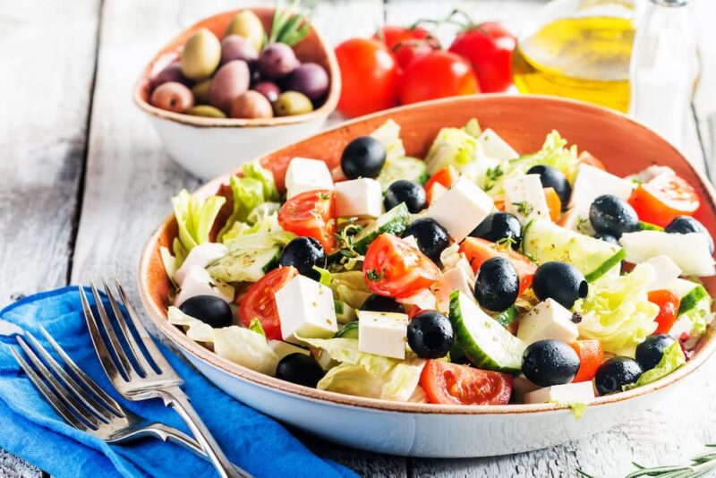 ensalada griega con queso feta