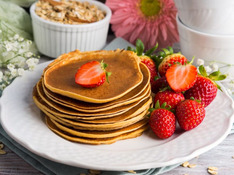 hot cakes de avena con frutas